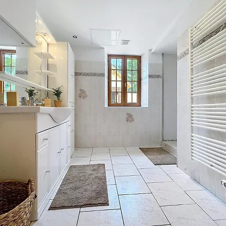 Charming Quiet, Comfort And Nature Holiday home *